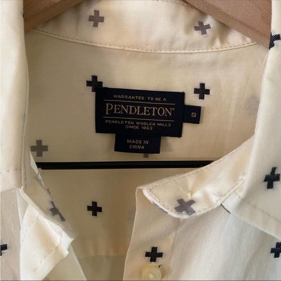 𝅺Pendleton Cream Cross Print Button Up Shirt Small - Picture 4 of 5